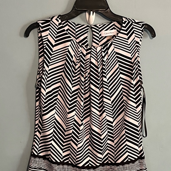 SELLING CALVIN KLEIN WOMEN BLOUSE SIZE SMALL COLOR BLACK & WHITE SLEEVELESS - Picture 3 of 14